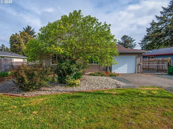 1105 1st St NE, Bandon, OR 97411