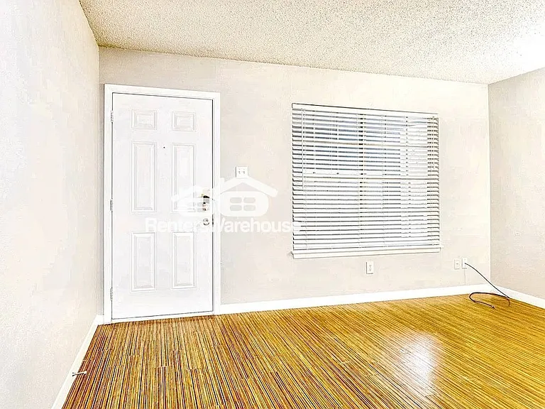 4007 Avenue C #Unit 105 — Photo 2