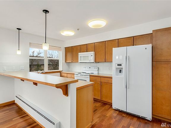 4th image of 18220 70th Ln NE Unit 101