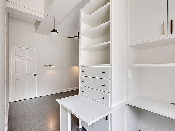 4th image of 61 E 77th St APT 8C