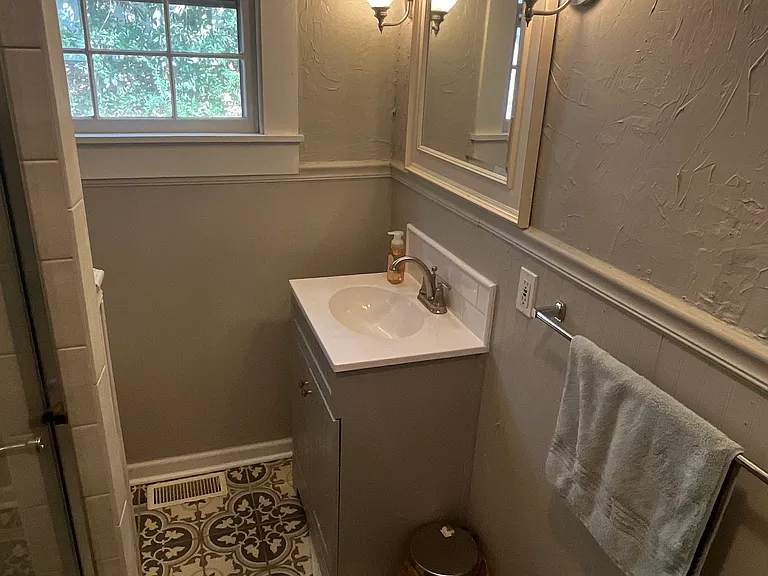 310 E Main St — Photo 12