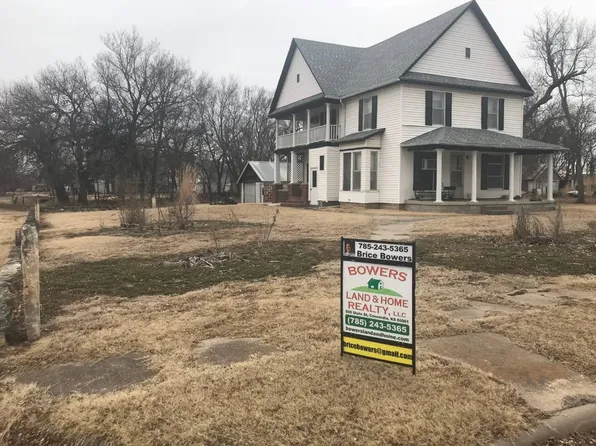 303 N Spear St, Glasco, KS 67445