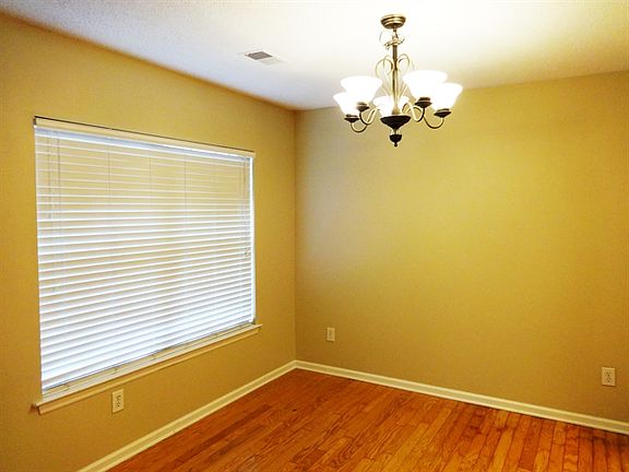 3rd image of 416 Beverly Dr