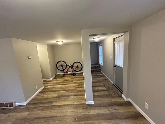 4th image of 1540 Barlow St