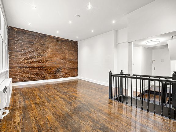 4th image of 339 W 19th St APT C