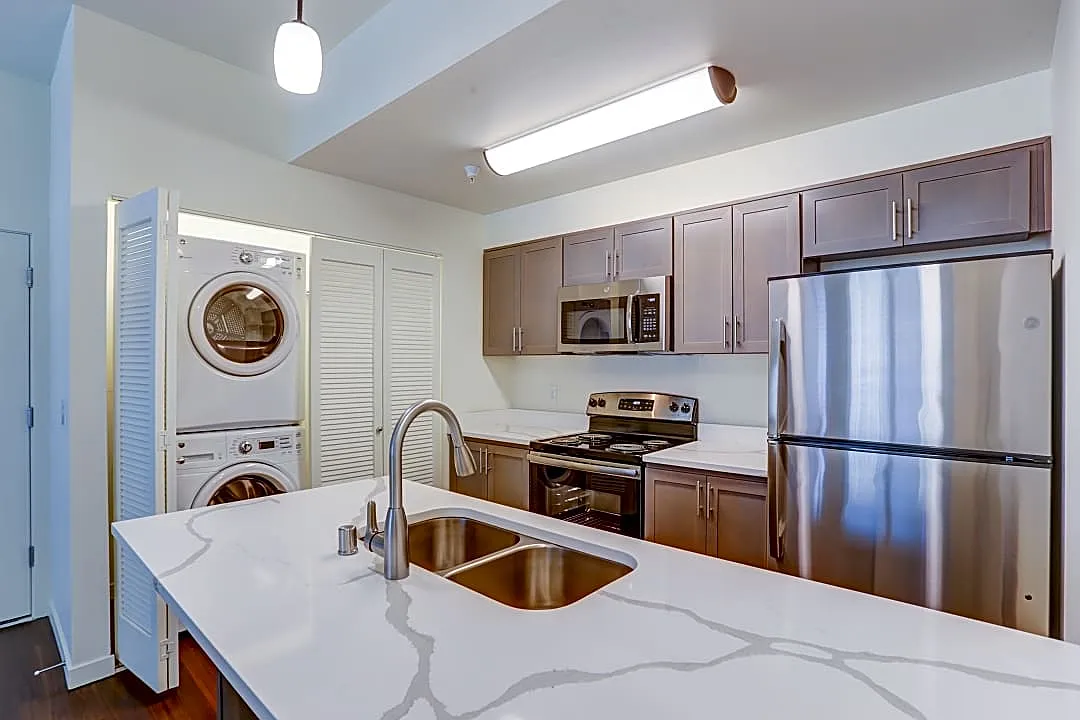 The Lavonne Apartments — Photo 1