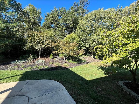 3rd image of 212 Victoria Dr