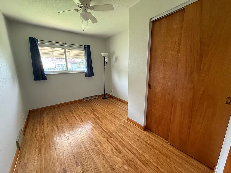 1047 Kirk St — Photo 10