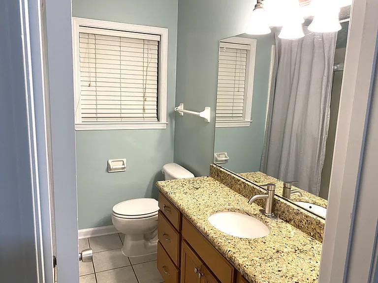 7918 Farmingdale Rd — Photo 10