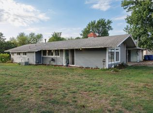 310 N Bradley St, Caney, KS 67333