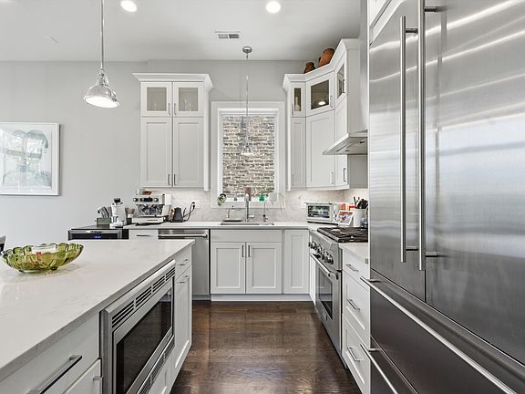 3rd image of 1817 W Iowa Ave #3