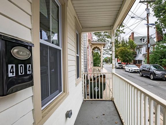 4th image of 404 Lawrence St