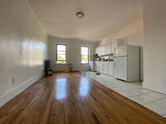 4th image of 28 N Columbus Ave