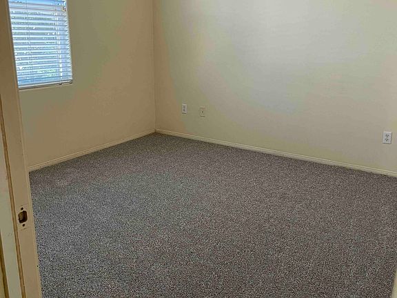 5th image of 40272 Bellevue Dr