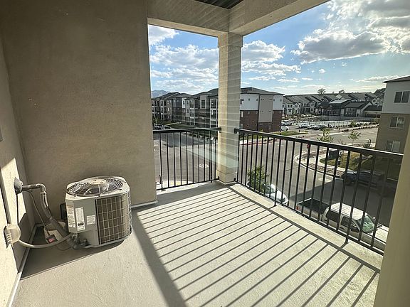4th image of 1424 N 3830 W #302