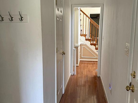 5th image of 46112 Slye Way