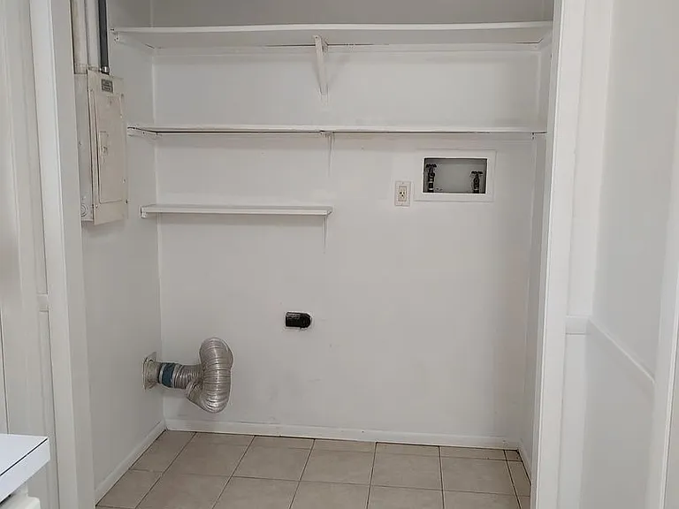 4470 Cynthia Ln — Photo 8