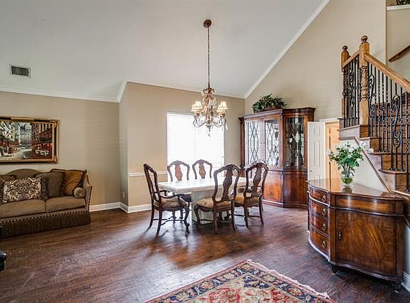 2nd image of 413 Fairlands Cir