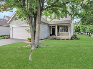 50 Woodland Park Cir, Gilberts, IL 60136