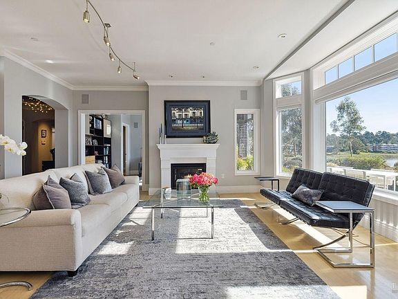 3rd image of 85 De Silva Island Drive