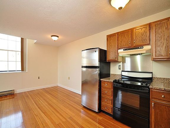 Kitchen to Dining area