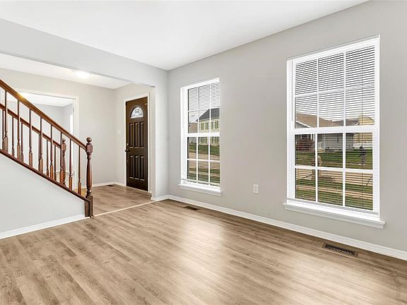 4th image of 15513 Jost Main St