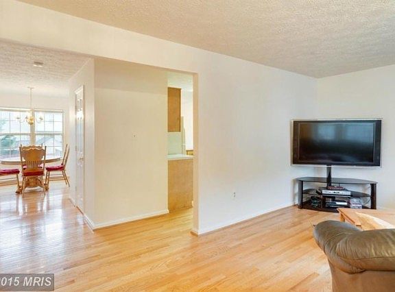 2nd image of 1103 Kings Crest Dr