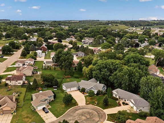 4th image of 425 Lally Ct