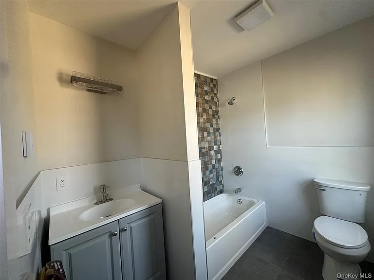 1445 Burlingham Rd — Photo 25