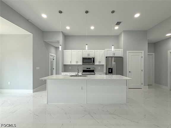 3rd image of 438 Raymer St