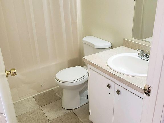5th image of 9511 4th Bay St APT 7