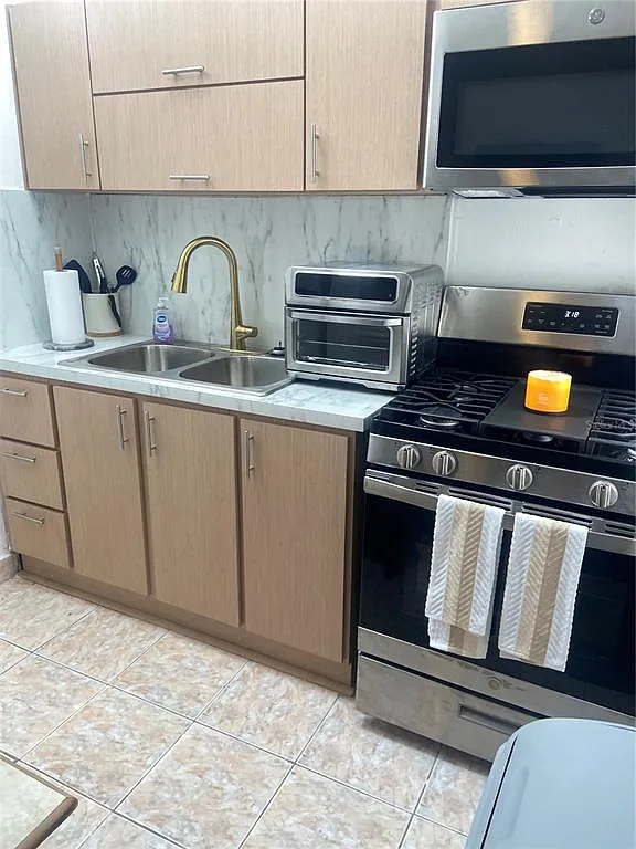 2 bed, 2.0 bath, 660 sqft, $1,850 — Photo 1