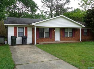 410 Briarwood Dr SW, Decatur, AL 35601