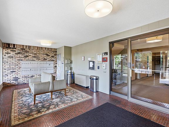 3rd image of 205 Barry Ave S APT 103