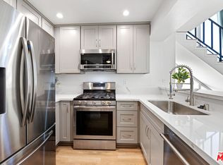 5325 Newcastle Ave Unit 312, Encino, CA 91316