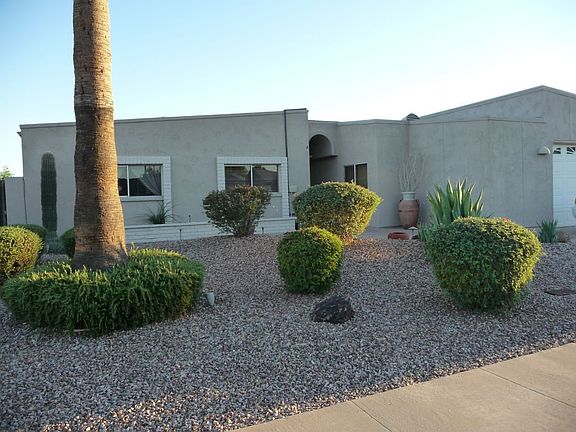 3rd image of 2925 E Windrose Dr
