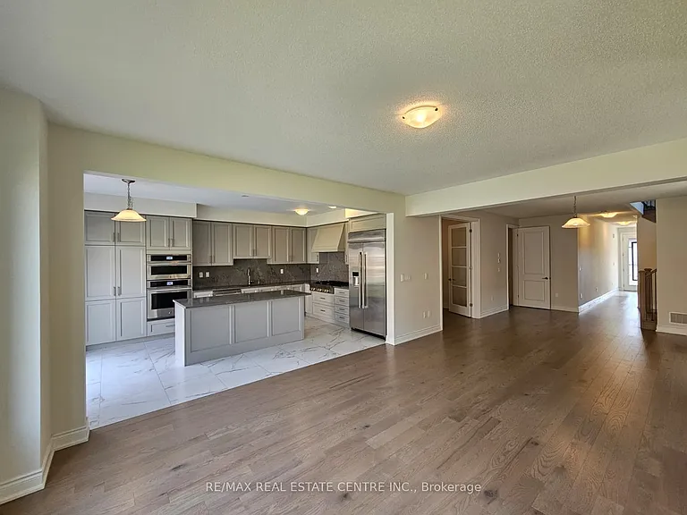 18 Gladmary Dr — Photo 13