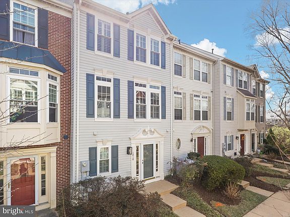 4th image of 1010 Harrison Cir
