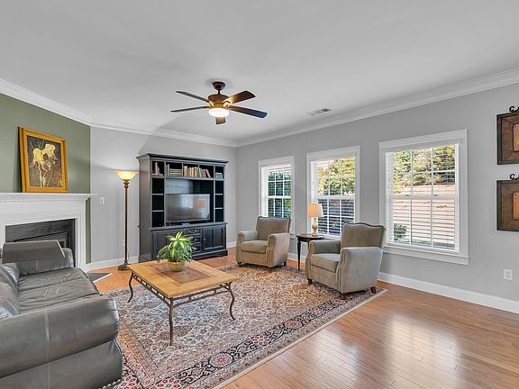 4th image of 219 Haddington Ln
