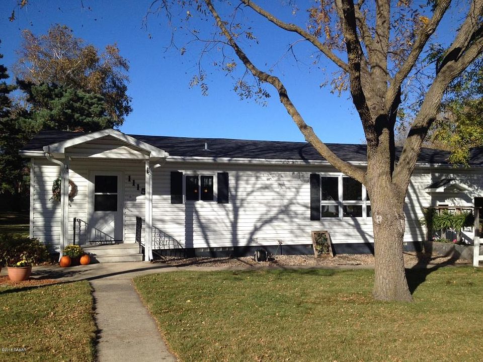 1st image of 1115 8th Ave E