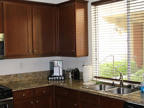 3rd image of 27944 Avalon Dr
