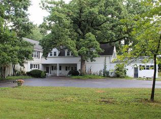 33W490 Thorncroft Dr, Wayne, IL 60184