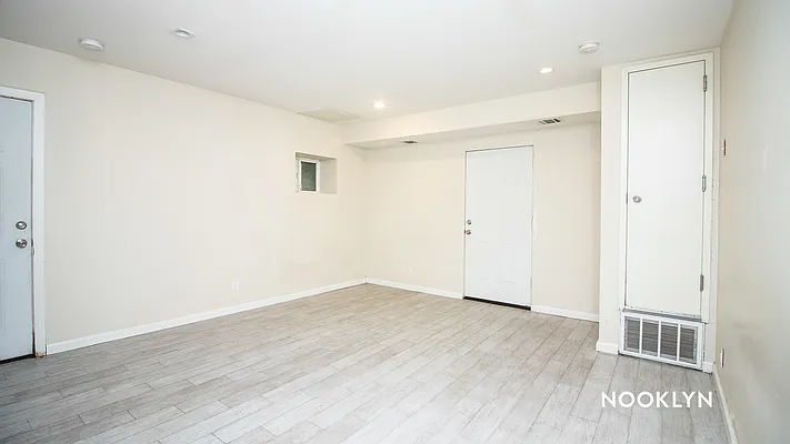 Rented by Nooklyn NYC LLC | media 20