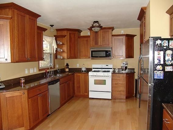5th image of 612 Lenora Dr