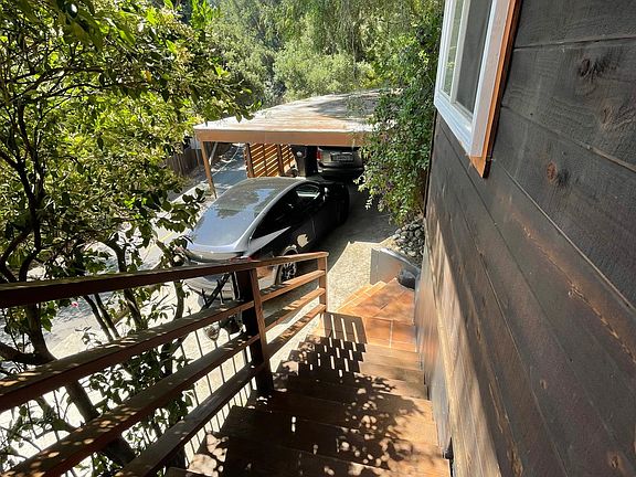 3rd image of 518 Fernwood Pacific Dr