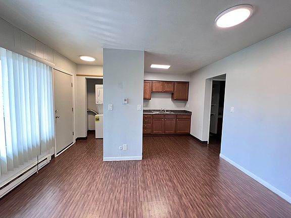 3rd image of 500 Cedar St NE APT 7