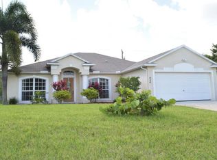 424 SW Columbus Dr, Port Saint Lucie, FL 34953