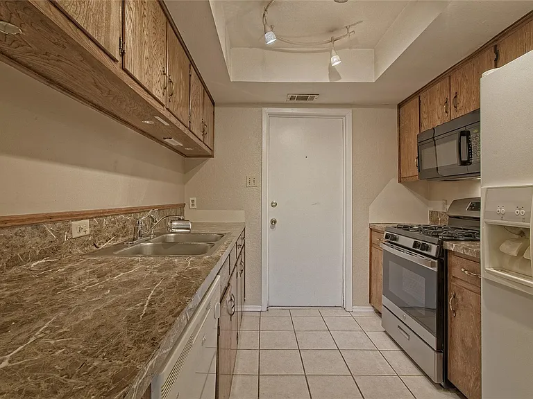 914 Garden Meadow Dr — Photo 17