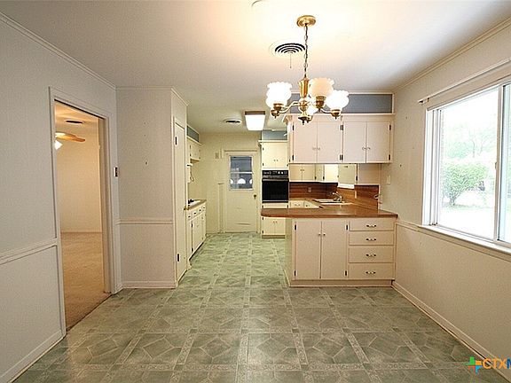 5th image of 3209 Oakdale Dr