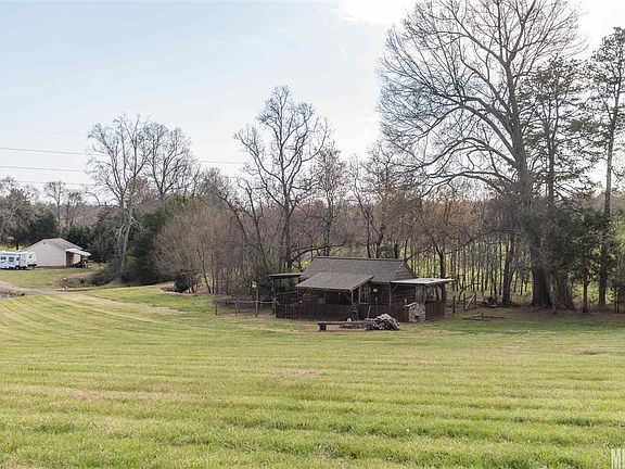 4th image of 2342 Carriage Ln